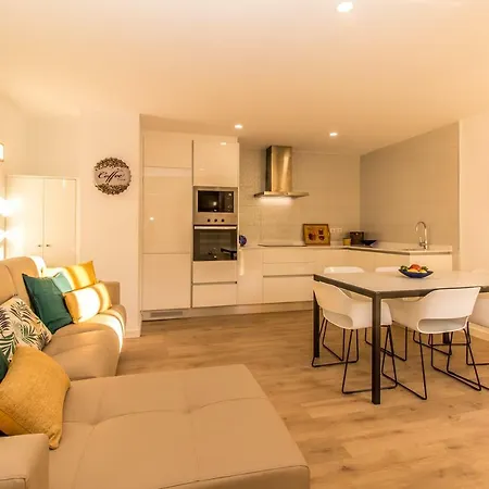 Duplex Palm Mar B32 شقة *